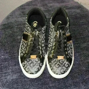 GBG Los Angeles Guess Shoes Sneakers Black & Gold Size 5.5 Women Teen “G” logo